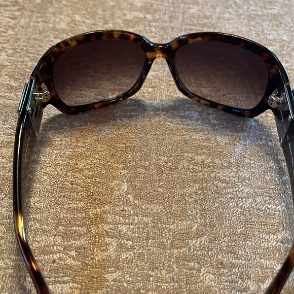 Michael Kors Brown tortoise, darker lens - Picture 4 of 4